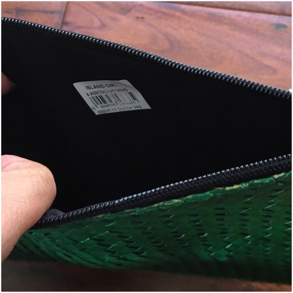 Let Go And Trust The Universe Green Straw Clutch - Picture 3 of 4